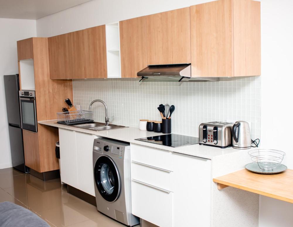 Urban Oasis Apartments At Freedom Plaza Windhoek Bagian luar foto