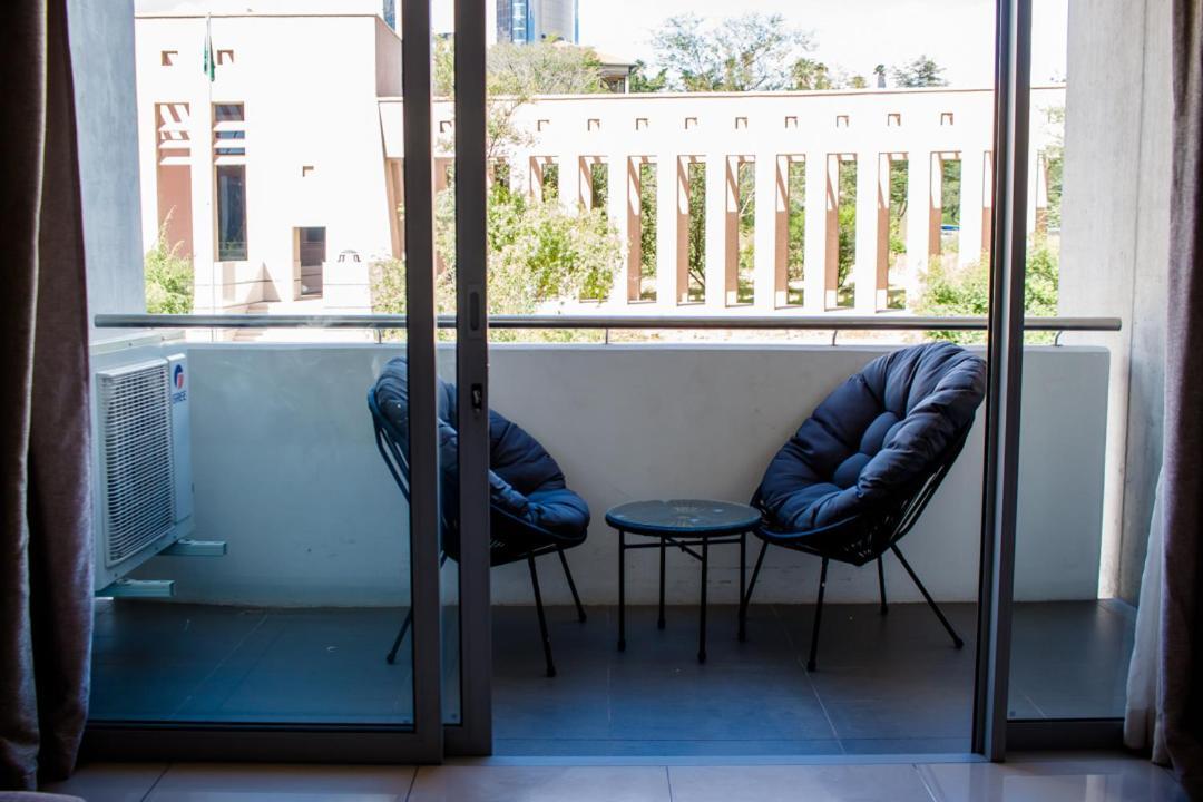 Urban Oasis Apartments At Freedom Plaza Windhoek Bagian luar foto