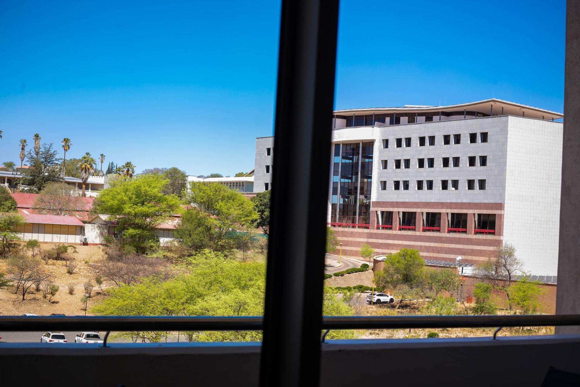 Urban Oasis Apartments At Freedom Plaza Windhoek Bagian luar foto