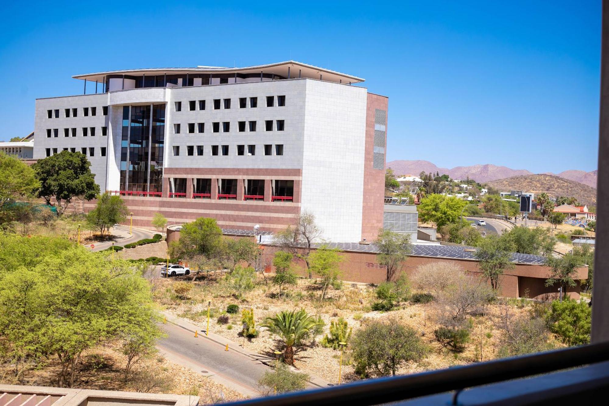 Urban Oasis Apartments At Freedom Plaza Windhoek Bagian luar foto